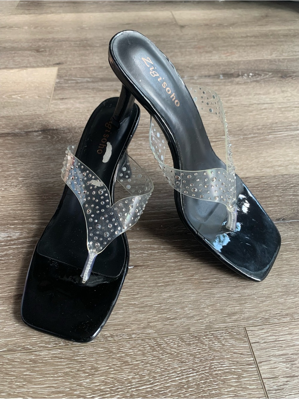 Zigi-soho clear and black thong sandals, size 8